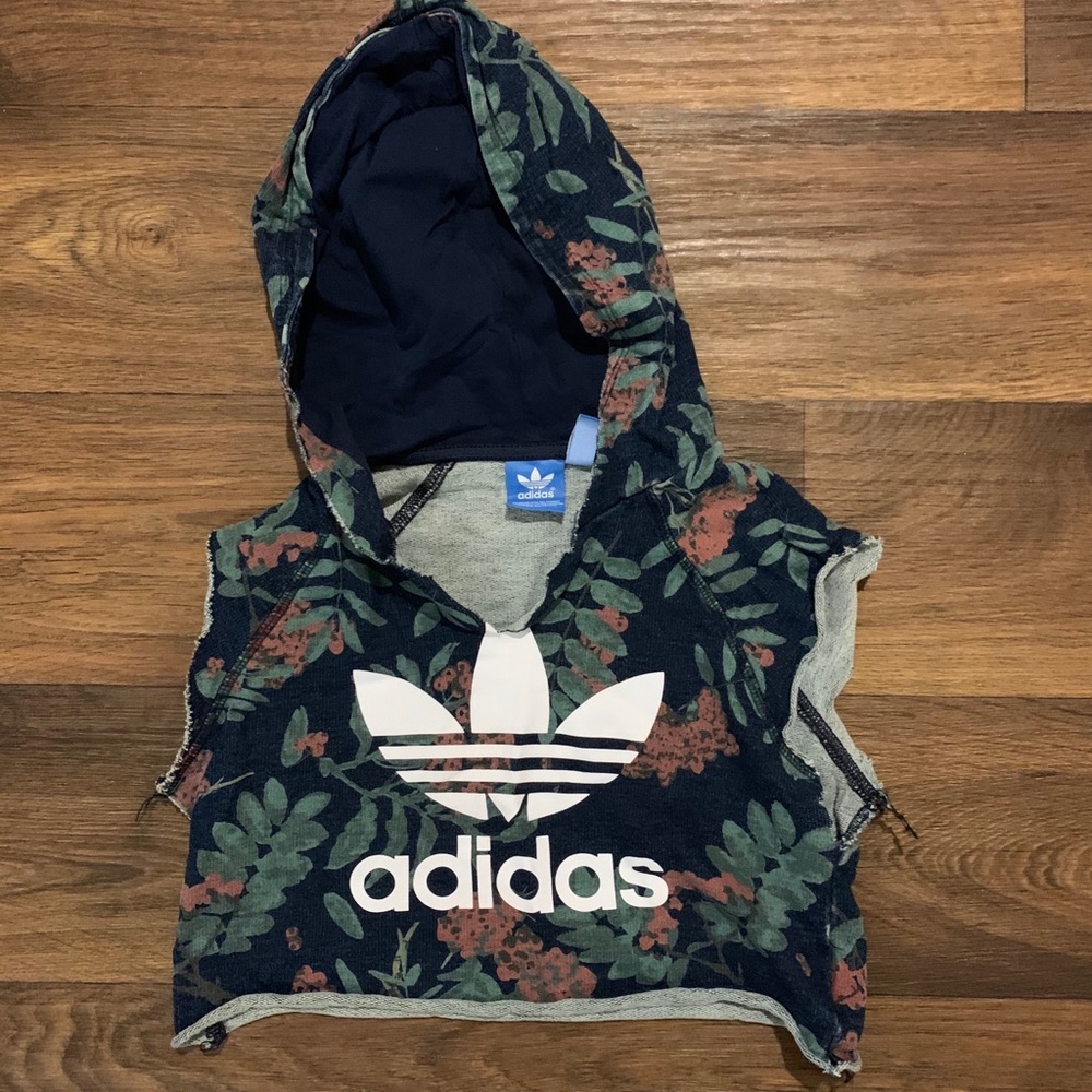 Cropped ADIDAS hoodie